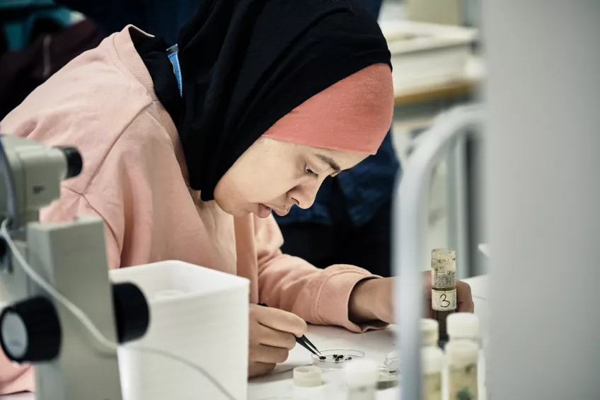 Student in lab enviroment. Photo